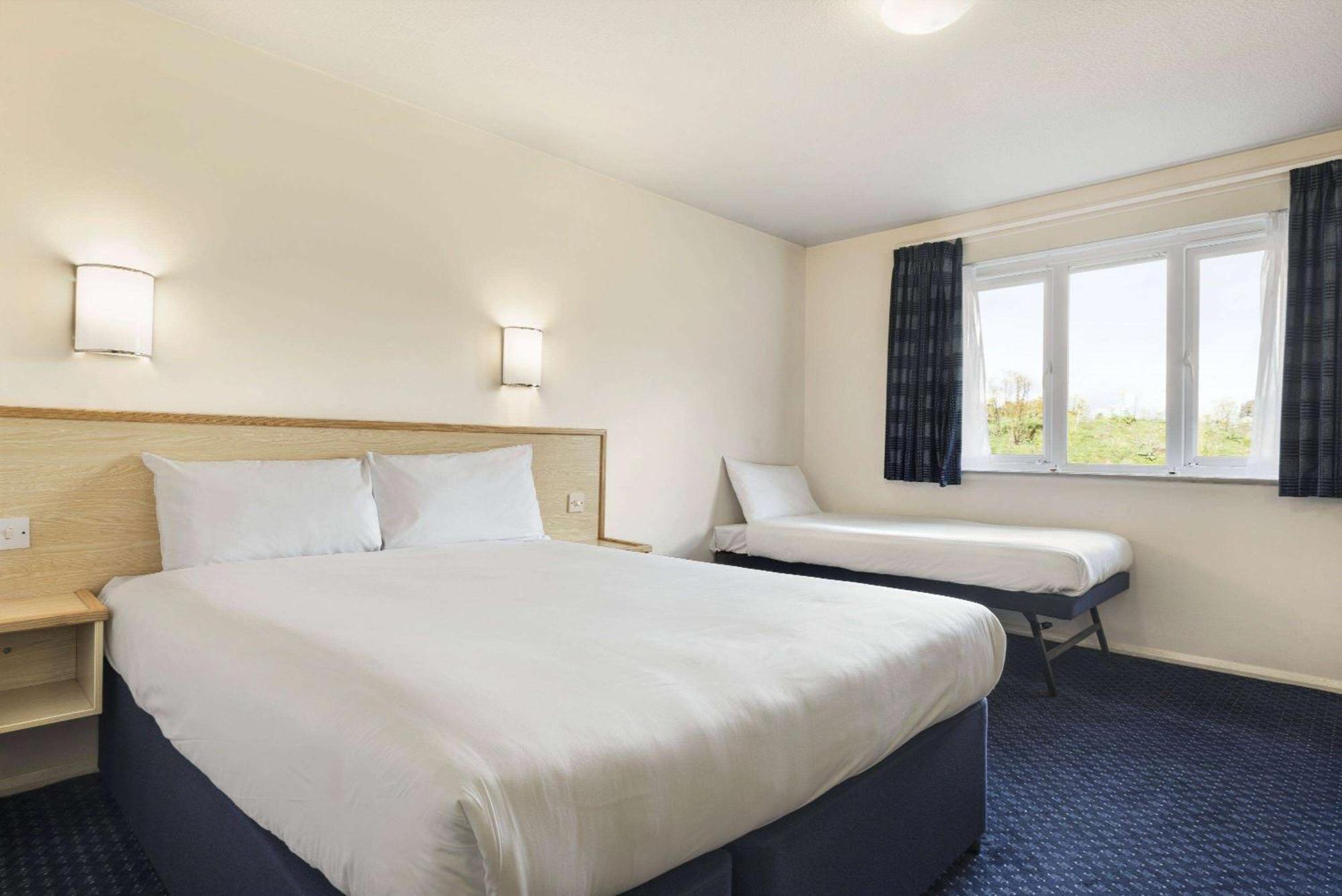 Days Inn Sutton Scotney North Eksteriør billede